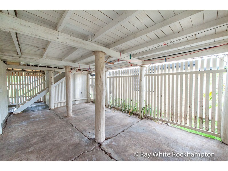 12 Lucas Street, Berserker QLD 4701