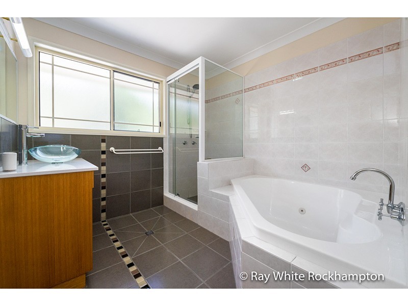 9 Blue Gum Terrace, Frenchville QLD 4701