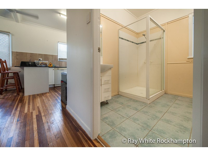 102 Haynes Street, Park Avenue QLD 4701