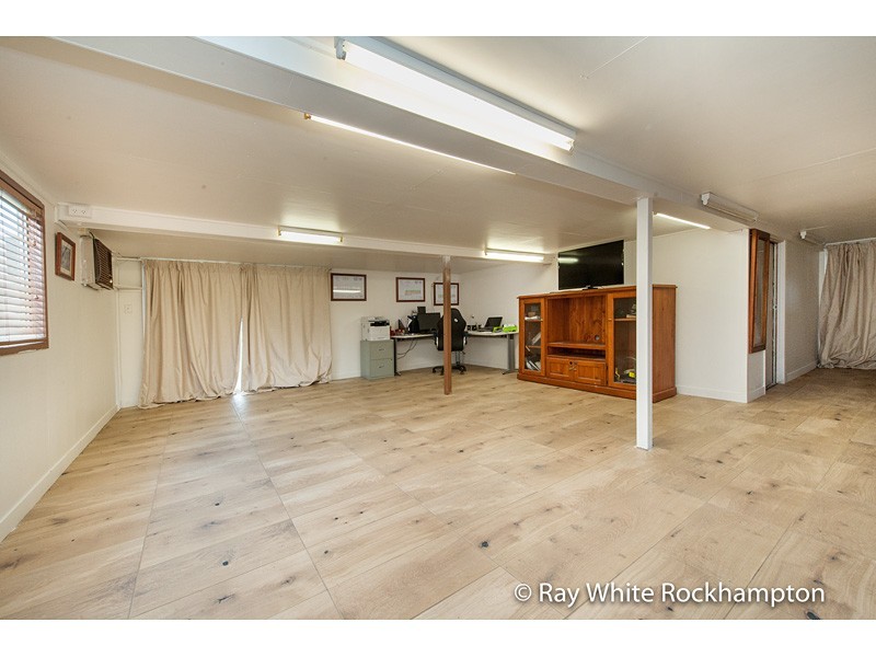 102 Haynes Street, Park Avenue QLD 4701