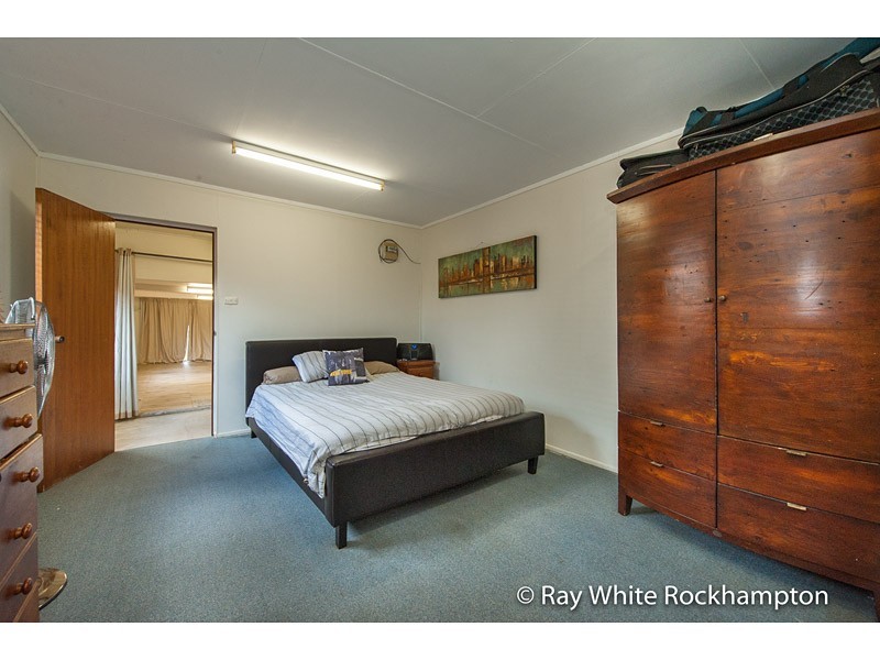 102 Haynes Street, Park Avenue QLD 4701