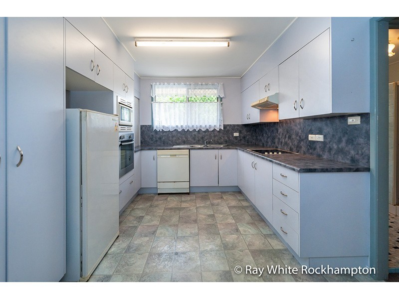 6 Ball Court, Park Avenue QLD 4701