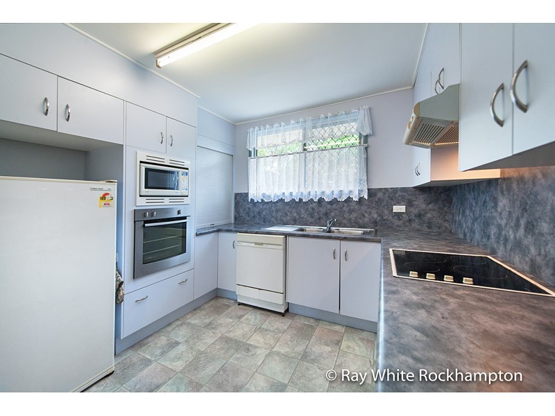 6 Ball Court, Park Avenue QLD 4701