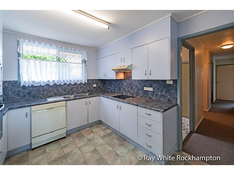 6 Ball Court, Park Avenue QLD 4701