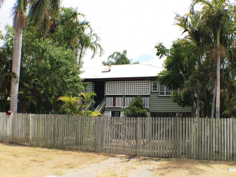 7 Thackeray Street, Park Avenue QLD 4701