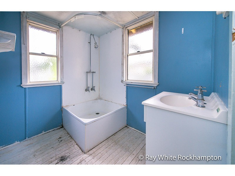295 Dean Street, Berserker QLD 4701