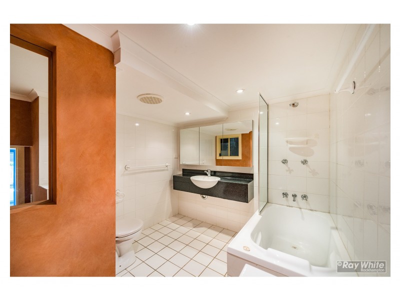 94 Caroline Street, The Range QLD 4700