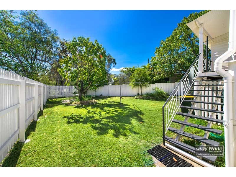 4 Naughton Street, Wandal QLD 4700