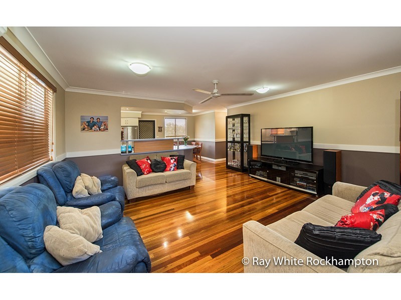 3 Elwing Street, Kawana QLD 4701