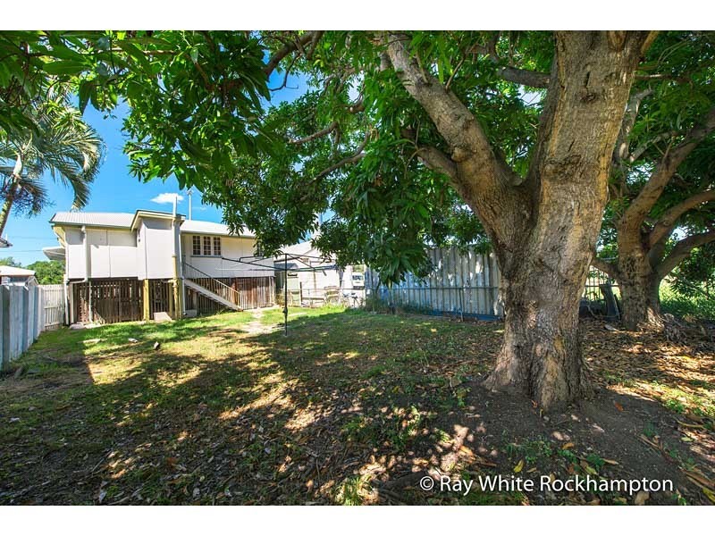 54 Main Street, Park Avenue QLD 4701