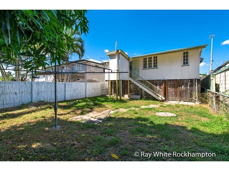 54 Main Street, Park Avenue QLD 4701