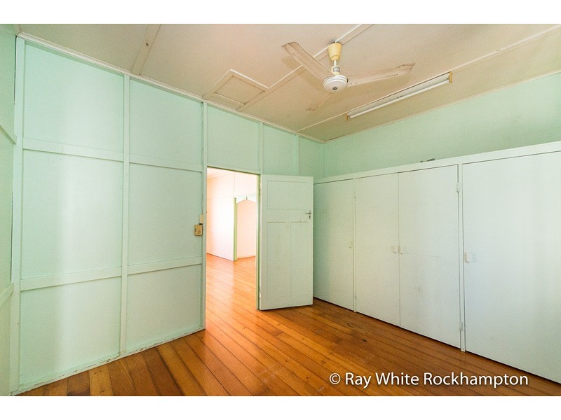 54 Main Street, Park Avenue QLD 4701