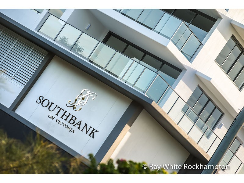 201/2-4 Victoria Parade, Rockhampton City QLD 4700