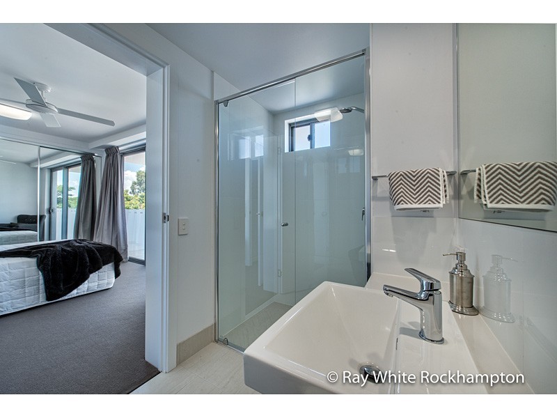 201/2-4 Victoria Parade, Rockhampton City QLD 4700