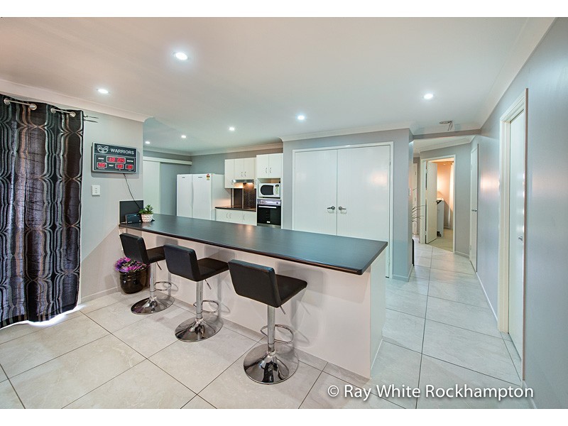 8 Sandy’s Place, Kawana QLD 4701