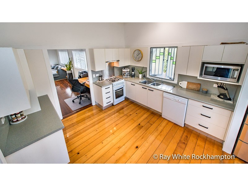 7 Penlington Street, The Range QLD 4700