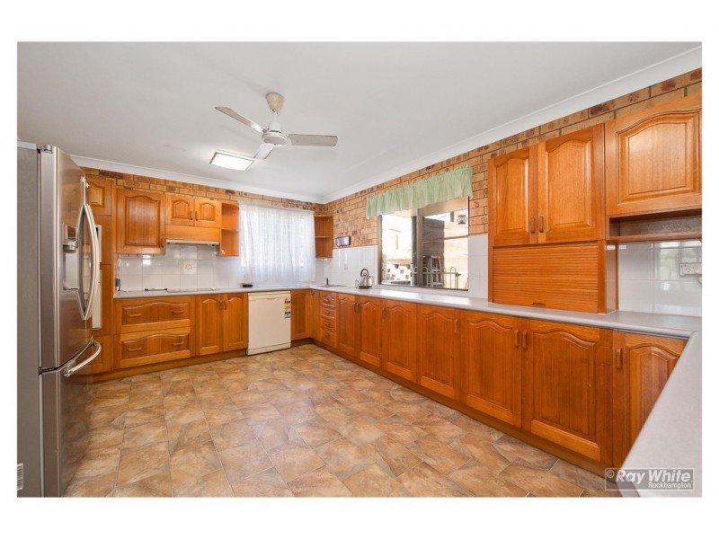 15 Hutcheon Street, Kawana QLD 4701