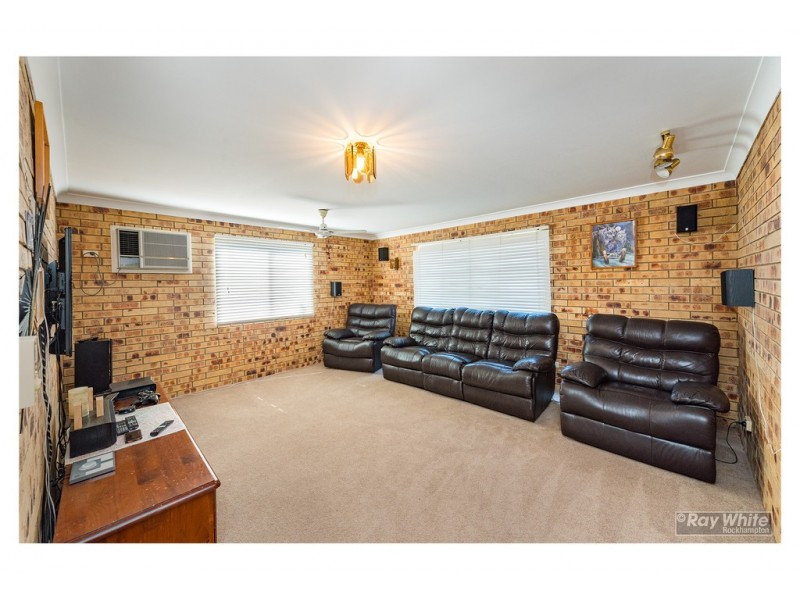 15 Hutcheon Street, Kawana QLD 4701