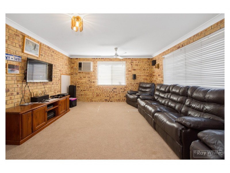 15 Hutcheon Street, Kawana QLD 4701