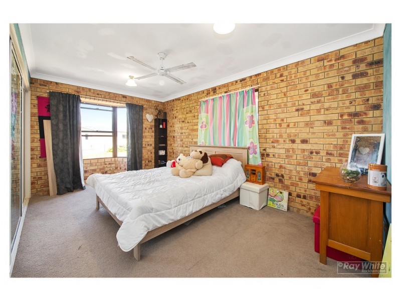 15 Hutcheon Street, Kawana QLD 4701