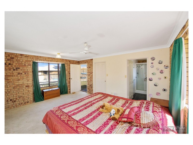 15 Hutcheon Street, Kawana QLD 4701