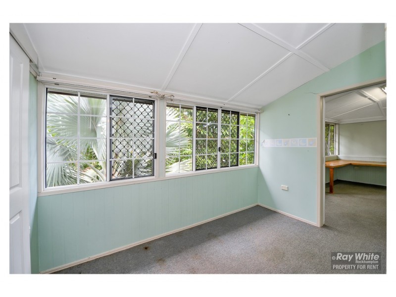 24 Pilkington Street, Koongal QLD 4701