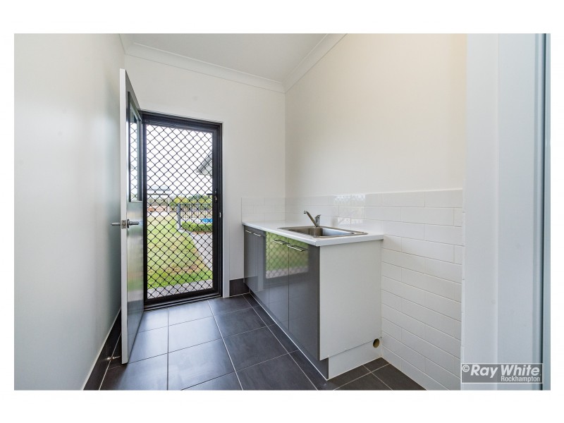 30 Riverside Drive, Parkhurst QLD 4702