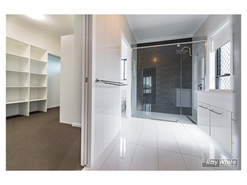 30 Riverside Drive, Parkhurst QLD 4702