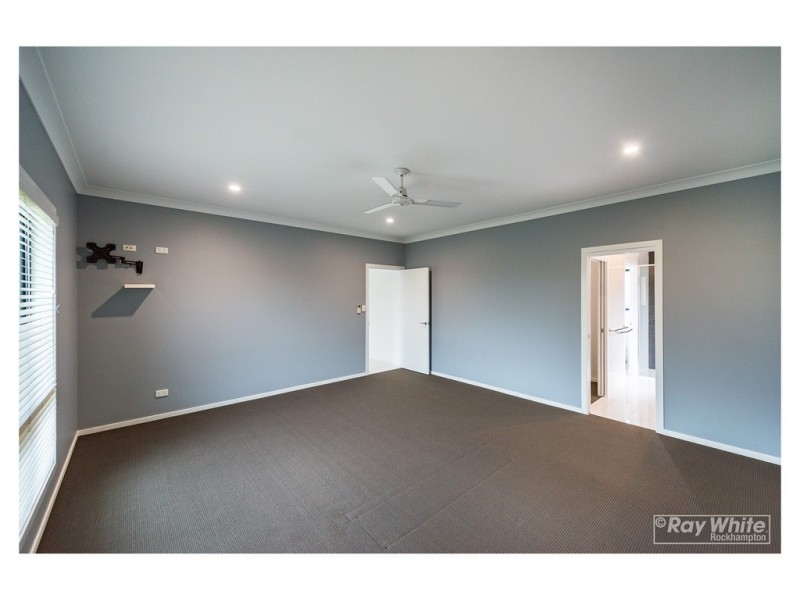 30 Riverside Drive, Parkhurst QLD 4702