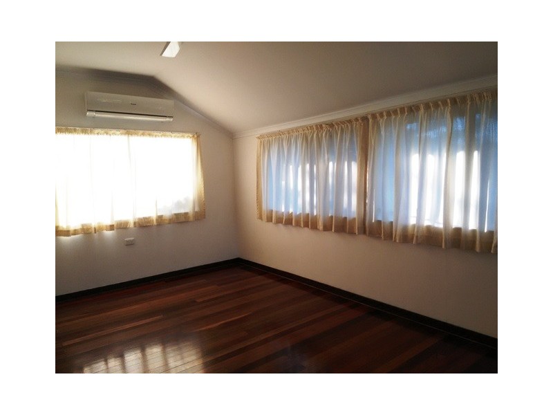 297 Berserker Street, Berserker QLD 4701