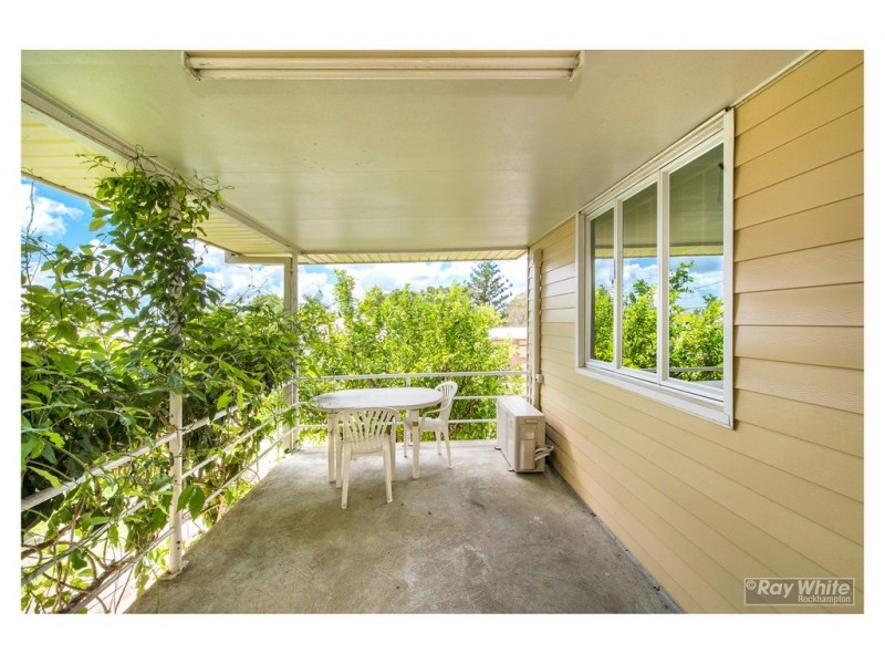 40 Cousins Street, The Range QLD 4700