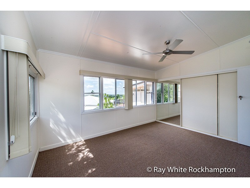 94 Caroline Street, The Range QLD 4700