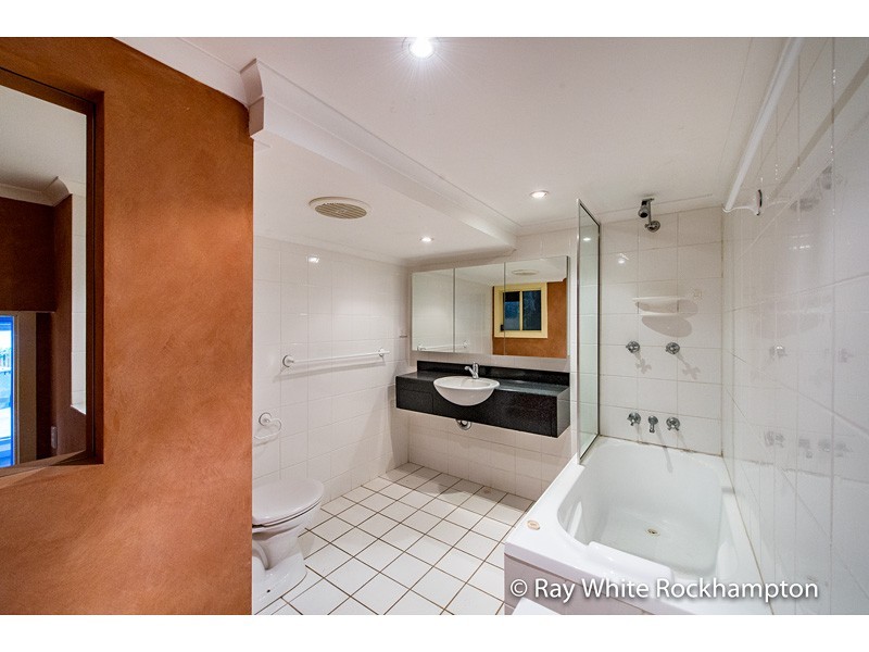 94 Caroline Street, The Range QLD 4700