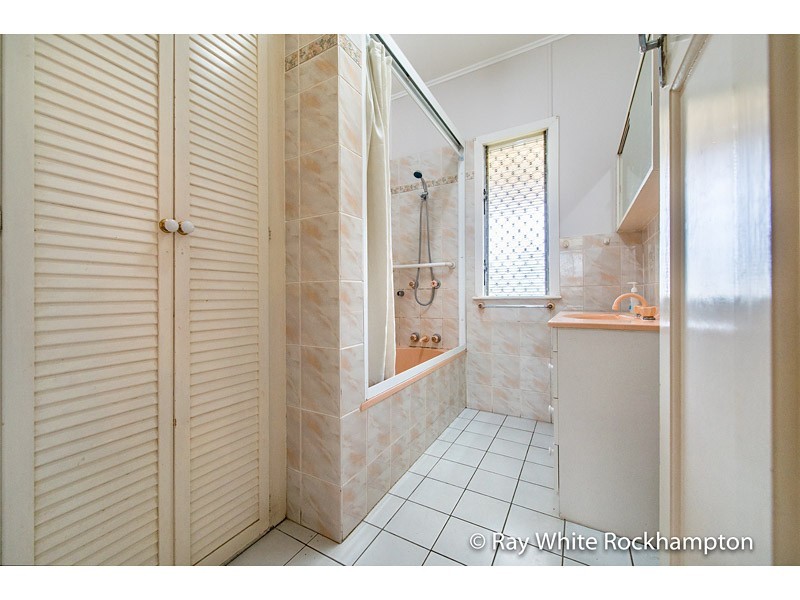 9 Luck Avenue, Wandal QLD 4700