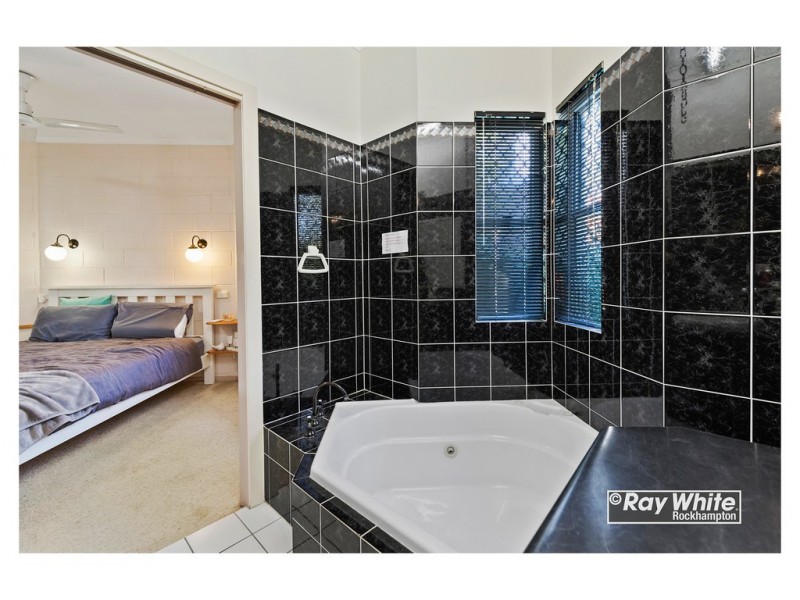 1/31 King Street, The Range QLD 4700