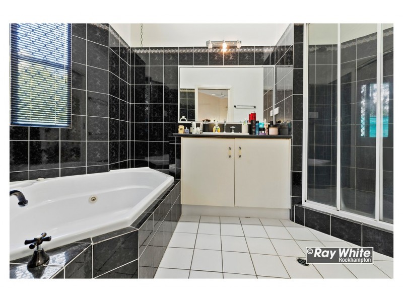 1/31 King Street, The Range QLD 4700