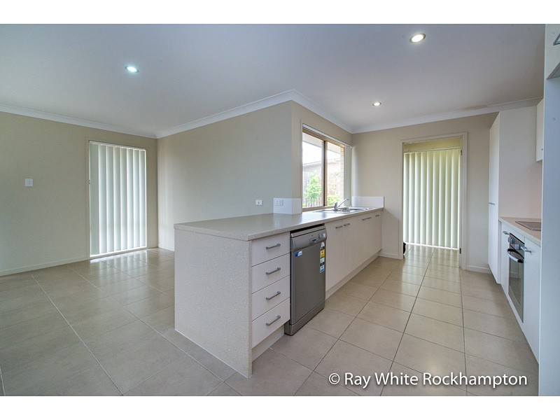 27 Leichhardt Drive, Gracemere QLD 4702