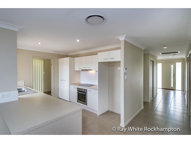 27 Leichhardt Drive, Gracemere QLD 4702