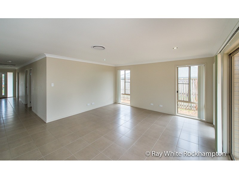 27 Leichhardt Drive, Gracemere QLD 4702