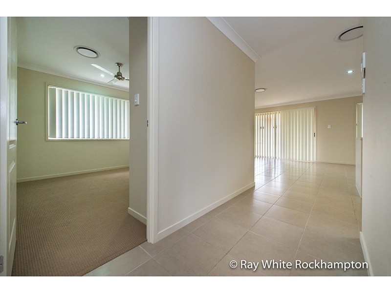 27 Leichhardt Drive, Gracemere QLD 4702