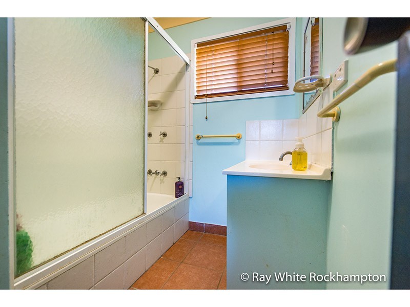 40 Wackford Street, Park Avenue QLD 4701