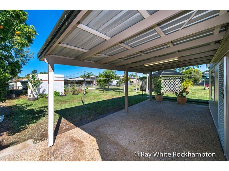 40 Wackford Street, Park Avenue QLD 4701