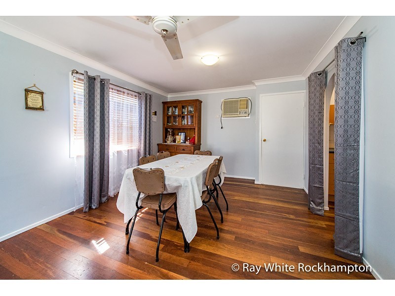 40 Wackford Street, Park Avenue QLD 4701