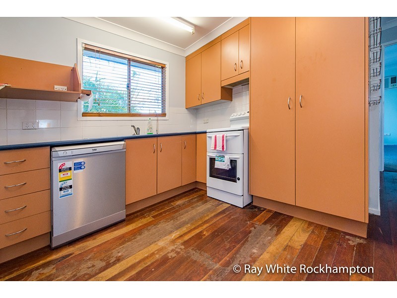 40 Wackford Street, Park Avenue QLD 4701