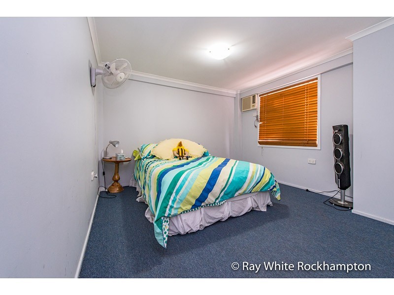 40 Wackford Street, Park Avenue QLD 4701