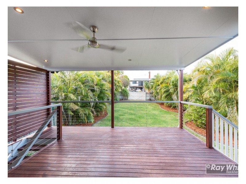 8 Cousins Street, The Range QLD 4700