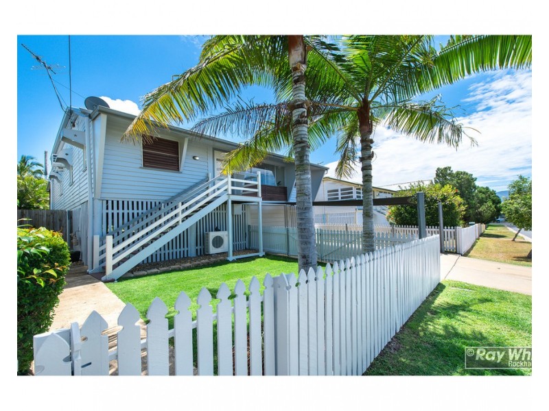 8 Cousins Street, The Range QLD 4700
