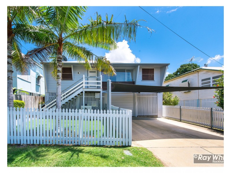8 Cousins Street, The Range QLD 4700