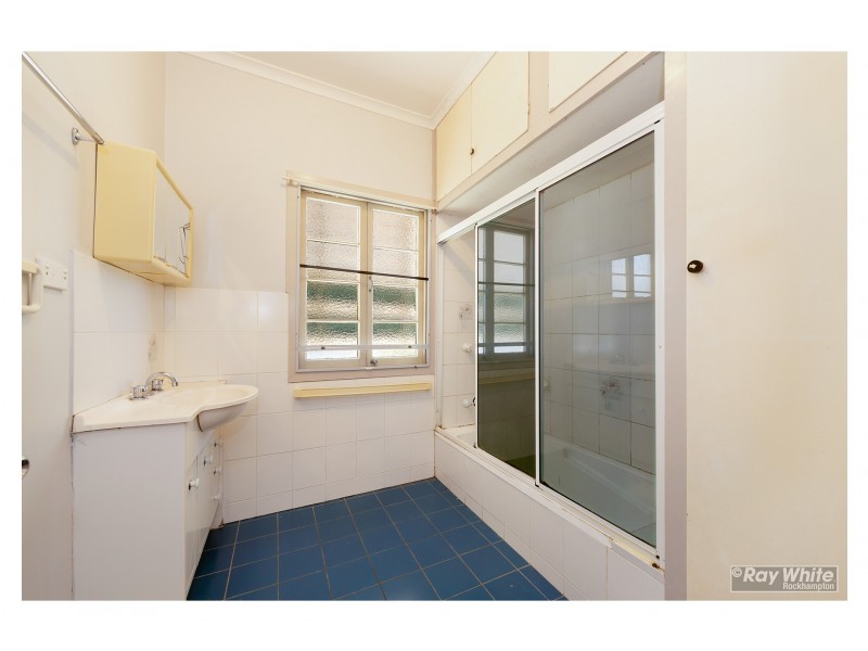17 Cowap Street, Park Avenue QLD 4701
