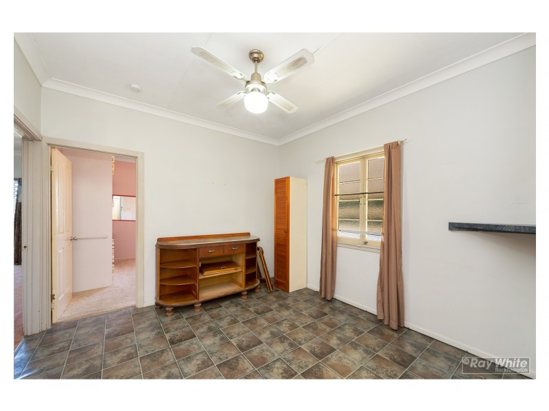 17 Cowap Street, Park Avenue QLD 4701